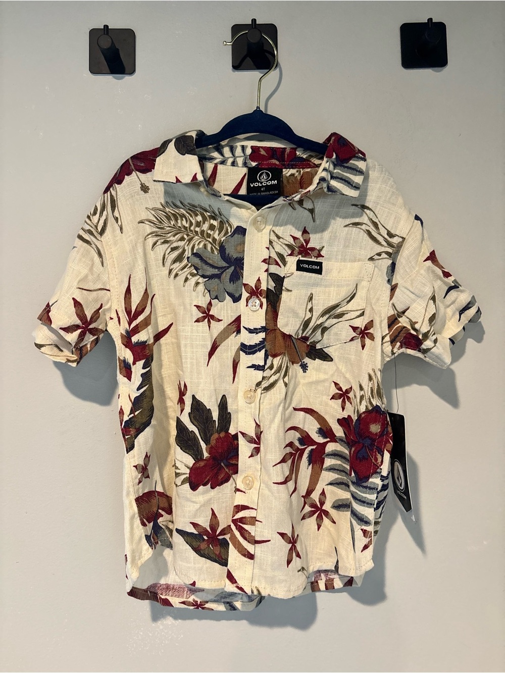 Volcom Cream Short-Sleeve Floral Button-Up Shirt with Red & Green Print